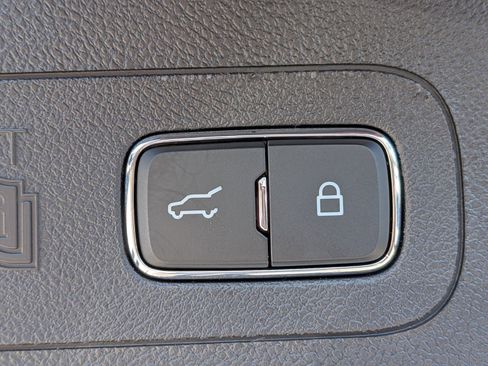 Certified 2025 Lincoln Aviator Reserve image 16