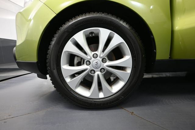 Used 2015 Kia Soul + FWD image 12