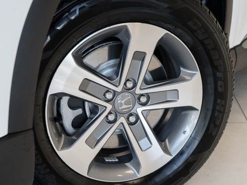 New 2025 Honda Pilot EX-L image 2