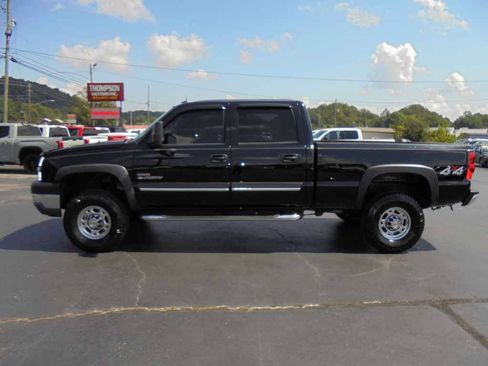 Used 2004 Chevrolet Silverado 2500 LT w/ Skid Plate Package AWD/4WD image 1