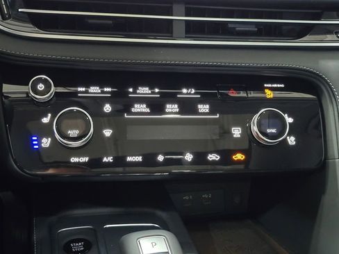 Certified 2026 INFINITI QX60 Luxe w/ Family Package image 14