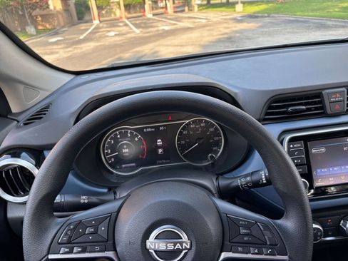 Used 2025 Nissan Versa SV FWD image 29