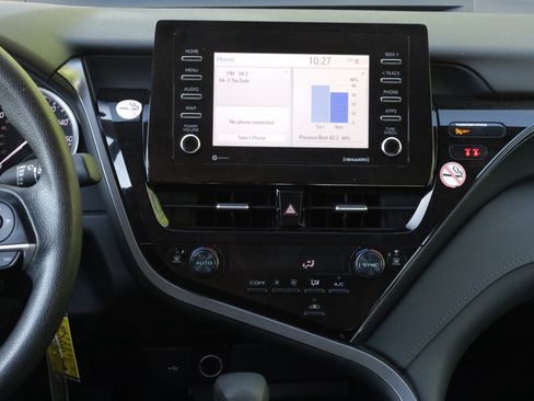 Used 2024 Toyota Camry LE image 9