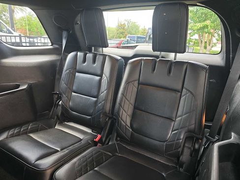 Used 2017 Ford Explorer Platinum AWD/4WD image 11