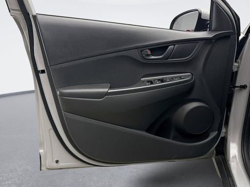 Used 2023 Hyundai Kona SEL image 9