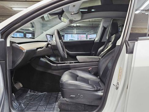 Used 2021 Tesla Model Y Long Range image 23