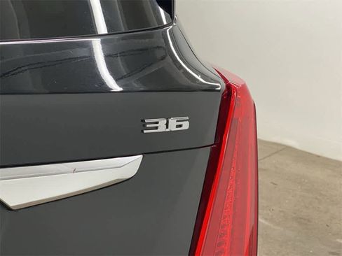 Used 2017 Cadillac XT5 Luxury image 11