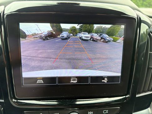 Used 2023 Chevrolet Traverse LT FWD image 20