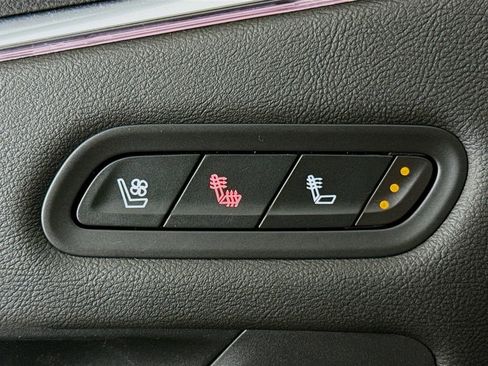 Used 2022 Cadillac Escalade Premium Luxury image 21