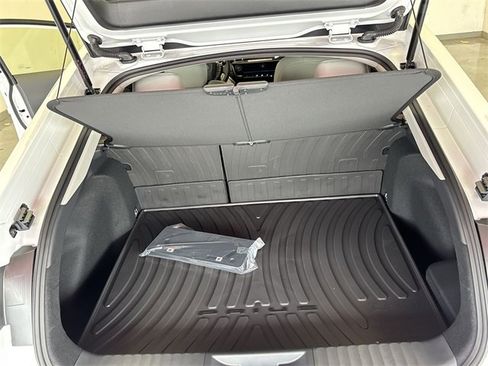 New 2026 Toyota Prius XLE image 23