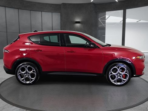 Used 2024 Alfa Romeo Tonale Veloce AWD/4WD image 4