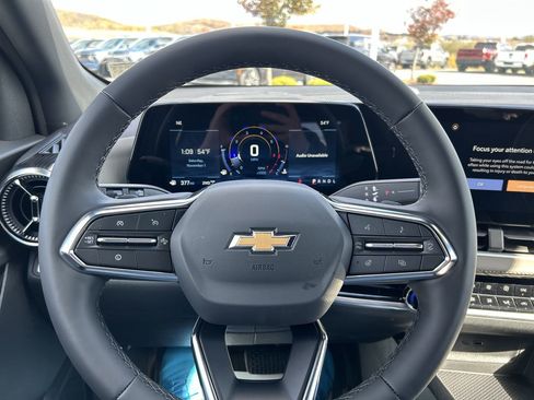 New 2026 Chevrolet Equinox LT image 25