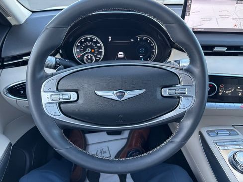 Used 2024 Genesis GV70 2.5T w/ Select Package image 9