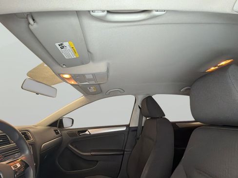Used 2016 Volkswagen Jetta SE FWD image 32