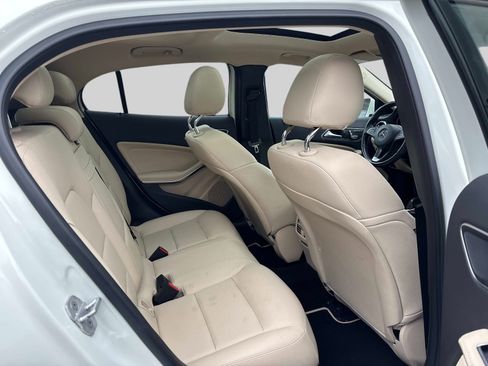 Used 2018 Mercedes-Benz GLA 250 4MATIC image 16