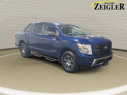 Certified 2024 Nissan Titan SV w/ SV Convenience Package AWD/4WD image 3