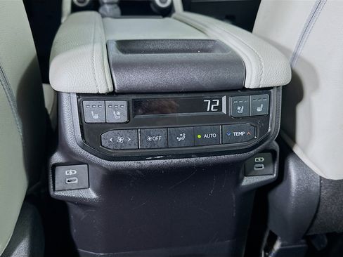 Used 2024 Toyota Grand Highlander AWD image 25