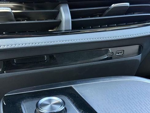 Used 2025 Buick Enclave Preferred w/ Super Cruise Package image 32