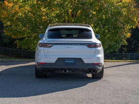 Certified 2023 Porsche Cayenne Coupe image 6