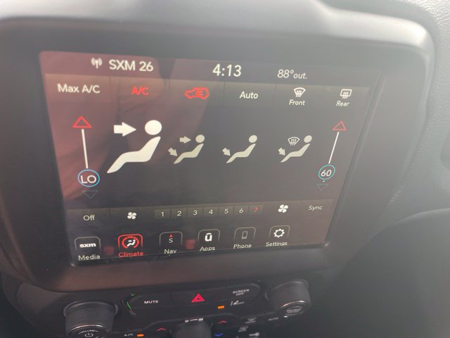 Used 2021 Jeep Renegade Latitude AWD/4WD image 34