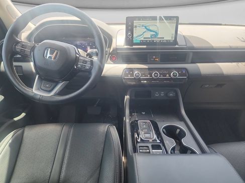 Used 2025 Honda Pilot Elite image 15