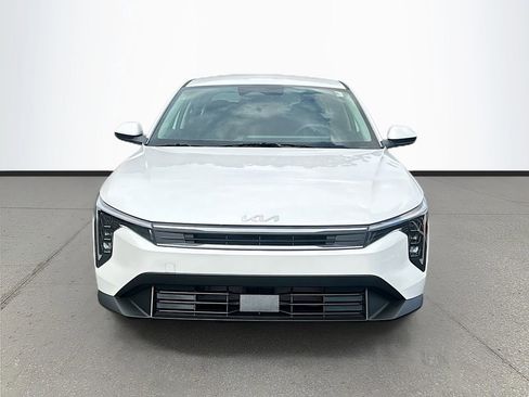New 2025 Kia K4 LXS image 2