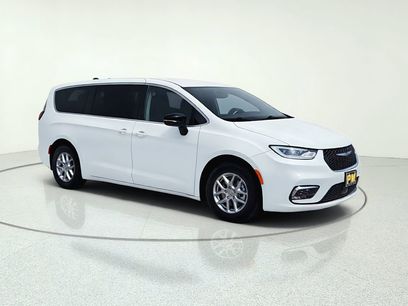 Used 2024 Chrysler Pacifica Touring-L