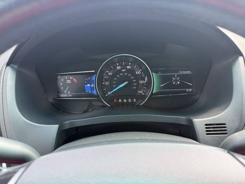 Used 2016 Ford Explorer XLT w/ Equipment Group 202A FWD image 21