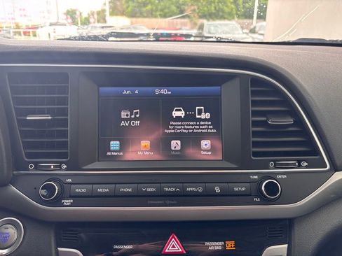 Used 2017 Hyundai Elantra Limited FWD image 22