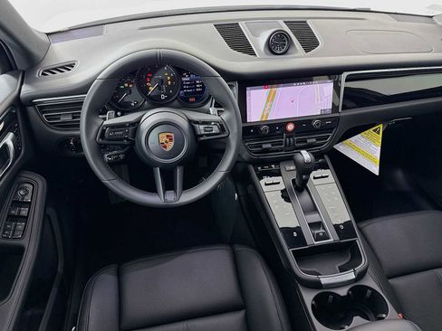 New 2026 Porsche Macan image 25