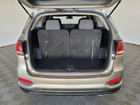 Used 2019 Kia Sorento FWD V6 image 29
