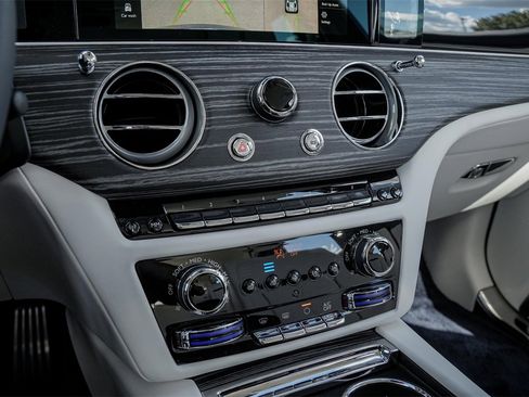 New 2025 Rolls-Royce Ghost image 32