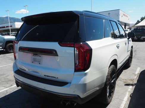 Used 2023 GMC Yukon Denali Ultimate AWD/4WD image 4