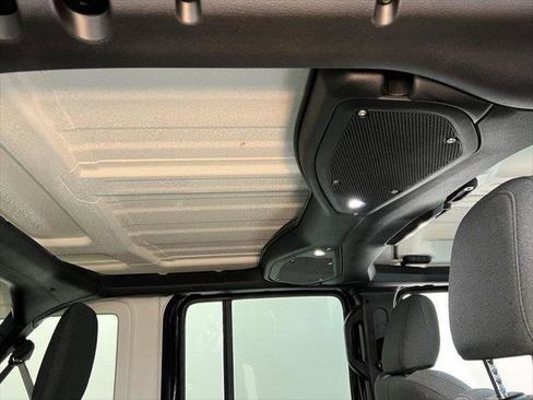 Certified 2024 Jeep Wrangler Sport S image 3