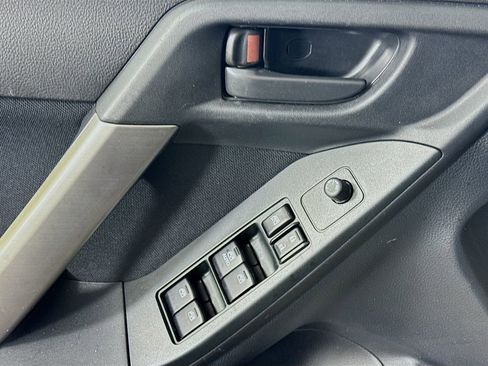 Used 2015 Subaru Forester 2.5i w/ Alloy Wheel Package image 13