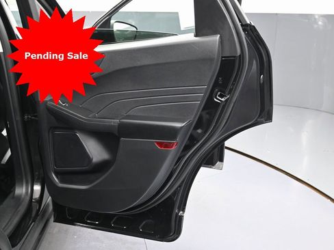 Used 2022 Ford Escape Titanium image 39