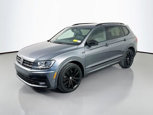 Used 2020 Volkswagen Tiguan SE R-Line w/ 3rd Row Seat Package image 3