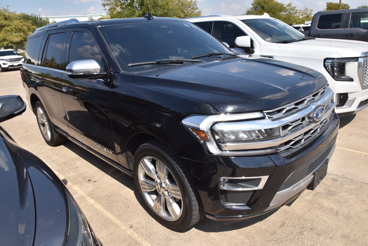 Used 2022 Ford Expedition Platinum RWD image 4