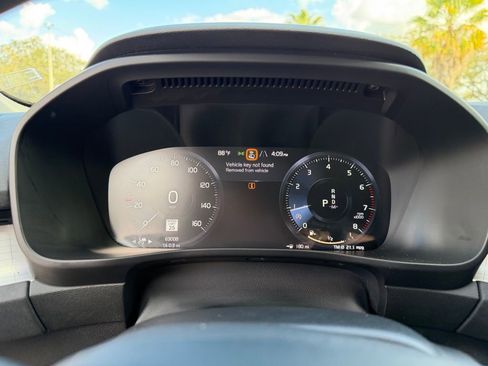 Used 2022 Volvo XC40 T5 Momentum image 20