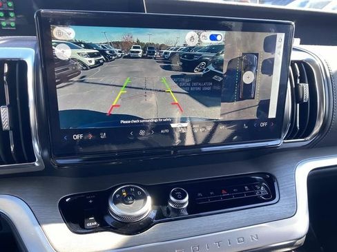 New 2025 Ford Expedition Platinum w/ Driver's Package image 18