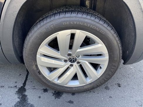 Used 2021 Volkswagen Atlas Cross Sport SE image 10