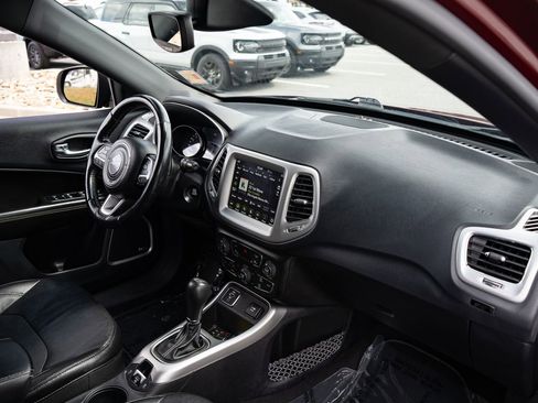 Used 2021 Jeep Compass Latitude w/ Sun and Sound Group FWD image 22