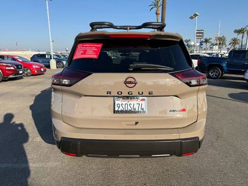 Certified 2025 Nissan Rogue SV AWD/4WD image 5