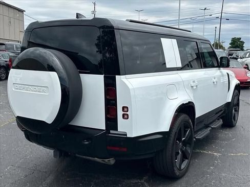 Used 2025 Land Rover Defender 130 X-Dynamic SE AWD/4WD image 11