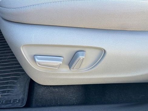 Used 2024 Toyota Highlander LE image 29