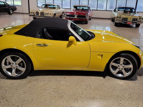 Used 2007 Pontiac Solstice Convertible w/ Premium Package RWD image 39