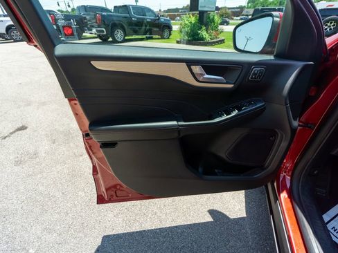 Used 2022 Ford Escape Titanium w/ Titanium Elite Package image 17