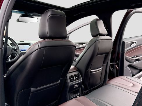 Used 2020 Ford Edge Titanium w/ Equipment Group 301A image 6