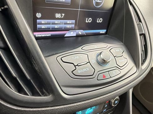 Used 2015 Ford Escape SE w/ Equipment Group 201A FWD image 29