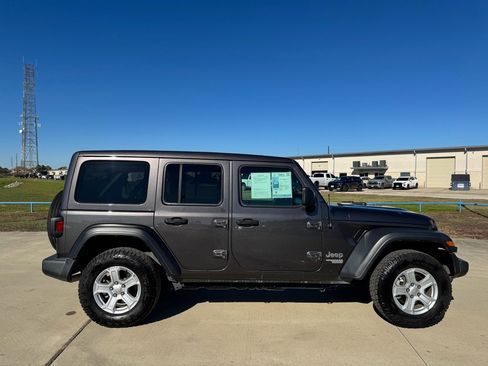 Used 2021 Jeep Wrangler Unlimited Sport w/ Sun And Sound Package image 9